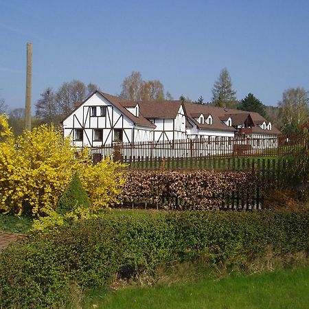 Restaurace A Penzion Ceska Hospoda Hermanice  Экстерьер фото